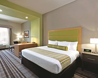 La Quinta Inn & Suites by Wyndham Paducah - Paducah - Habitación