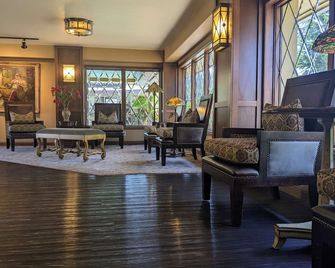 The Bard's Inn, BW Signature Collection - Ashland - Lobby