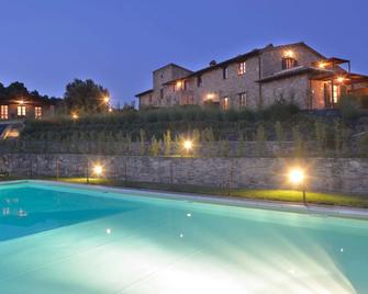 Tenuta di Forte Sorgnano - Gualdo Cattaneo - Piscina