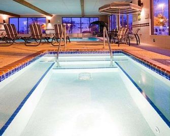 Blue Way Inn Eagan Extended Stay - Eagan - Zwembad