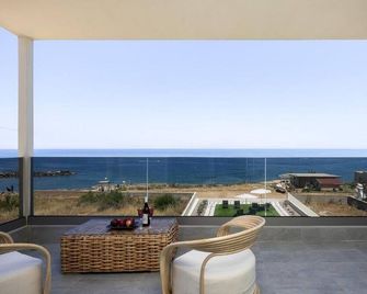 Mgm Suites - Prinos - Balcón