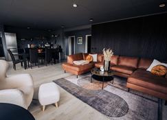 Golden Circle Luxury Cottages - Selfoss - Wohnzimmer