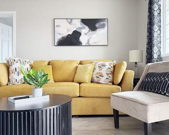 Riverstone Retreat - Newburgh In Stylish Apartments - Newburgh - Living room