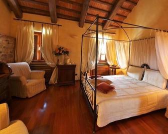 Hotel Casa Pavesi - Grinzane Cavour - Bedroom