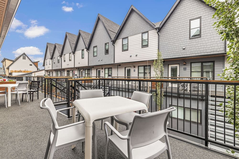 Basecamp Resorts Canmore - Canmore - Balcony