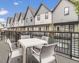 Basecamp Resorts Canmore - Canmore - Balcony