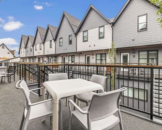 بيزكامب ريزورتس كانمور - كانمور - شرفة