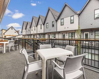 Basecamp Resorts Canmore - Canmore - Balcony
