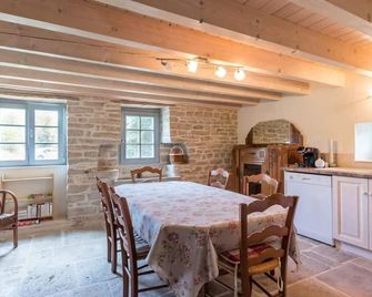 Cottage in the Valley, private garden, capacity 6 pers. - Villersexel - Eetruimte