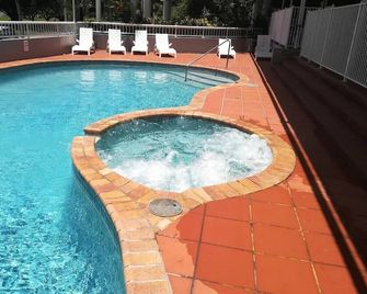 The Reef Motel - Cairns - Pool