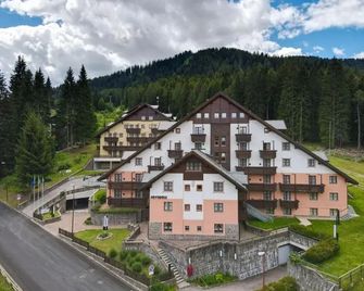 Nevesole Folgarida Resort Aparthotel - Folgarida - Gebäude