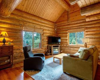The Log Cabin 2 Bedroom Home by RedAwning - Stevenson - Sala de estar