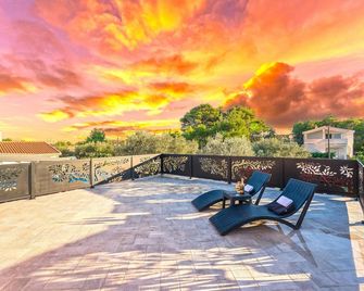 Beach Front Home In Vir - Vir - Balkon