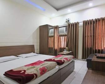 Hotel Maharaja - Ludhiāna - Спальня