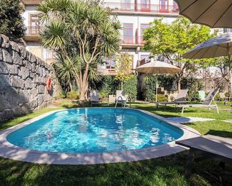 Aparthotel Oporto Alves da Veiga - Porto - Pool