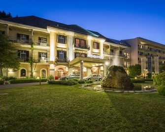Hotel Warmbaderhof - Villach - Building