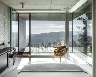 Casa de São Lourenço - Burel Panorama Hotel - member of Relais & Châteaux - מנטיגאס - מרפסת