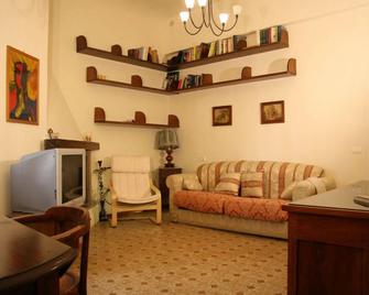 A Casa Di Olga - Florence - Living room