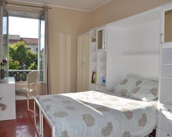 Heart Of Nice 3 Beautiful Apartment Idealy Located In Nice On Place Marshall - ניס - חדר שינה