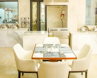 Wils Hotel Supreme - Лусака - Ресторан