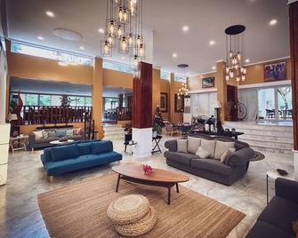 Wazobia Boracay - Boracay - Lobby