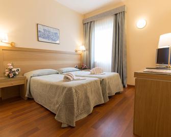 Hotel Villa Esperia - Taormina - Schlafzimmer