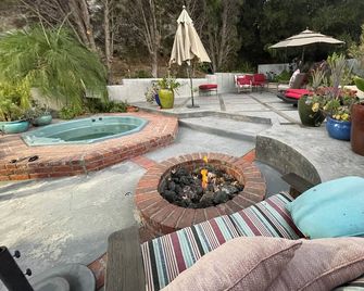 4BDs Hillside Oasis w/ Hot tub - Agoura Hills - Патіо