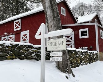 Charming, private 2-bedroom cottage on classic New England farm in Washington CT - Washington - Будівля