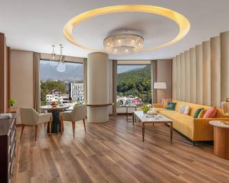 Taj Mussoorie Foothills, Dehradun - 德拉敦 - 客廳