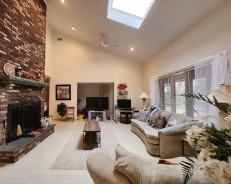 Eagles Nest Mansion - Montgomery