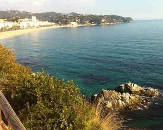 Hostal Ribas - Lloret de Mar