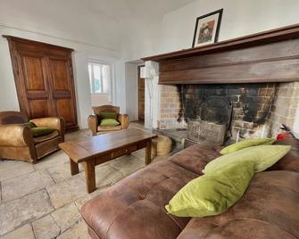 Bâtisse de 1786 à Vallon Pont Darc - Vallon-Pont-d'Arc - Salon