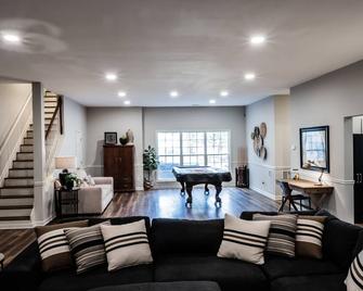 Mid-Century Modern gem in the heart of the country, close to Lake Lanier. - Auburn - Sala de estar