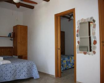 Il Cigno Affittacamere Bed & Breakfast - Ponza - Schlafzimmer