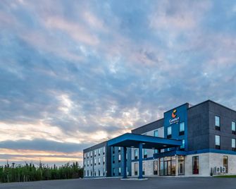 Comfort Inn & Suites - Cochrane - Budova