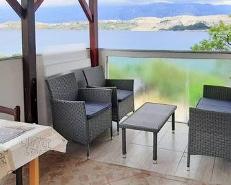 Cozy Apartment In Pag With Wifi - Pag - Balcone