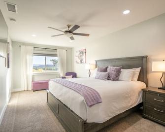 Orchard House - Country setting for a get away gathering! - San Miguel - Habitación