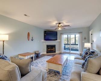 Better Lake Than Never Huddleston Condo - Huddleston - Sala de estar