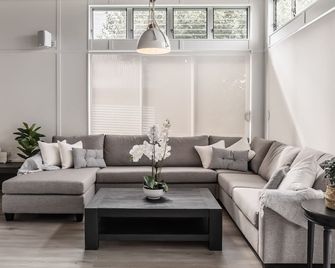 Collies Beach House - Mangawhai - Living room