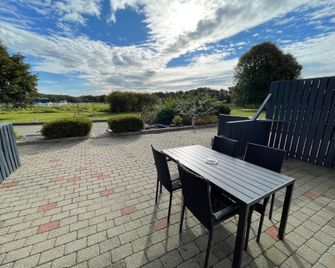 Marskferie Tønder - Motel & Apartments - Tonder - Terasa