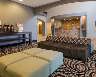 Best Western Plus Sand Bass Inn & Suites - Madill - Living room