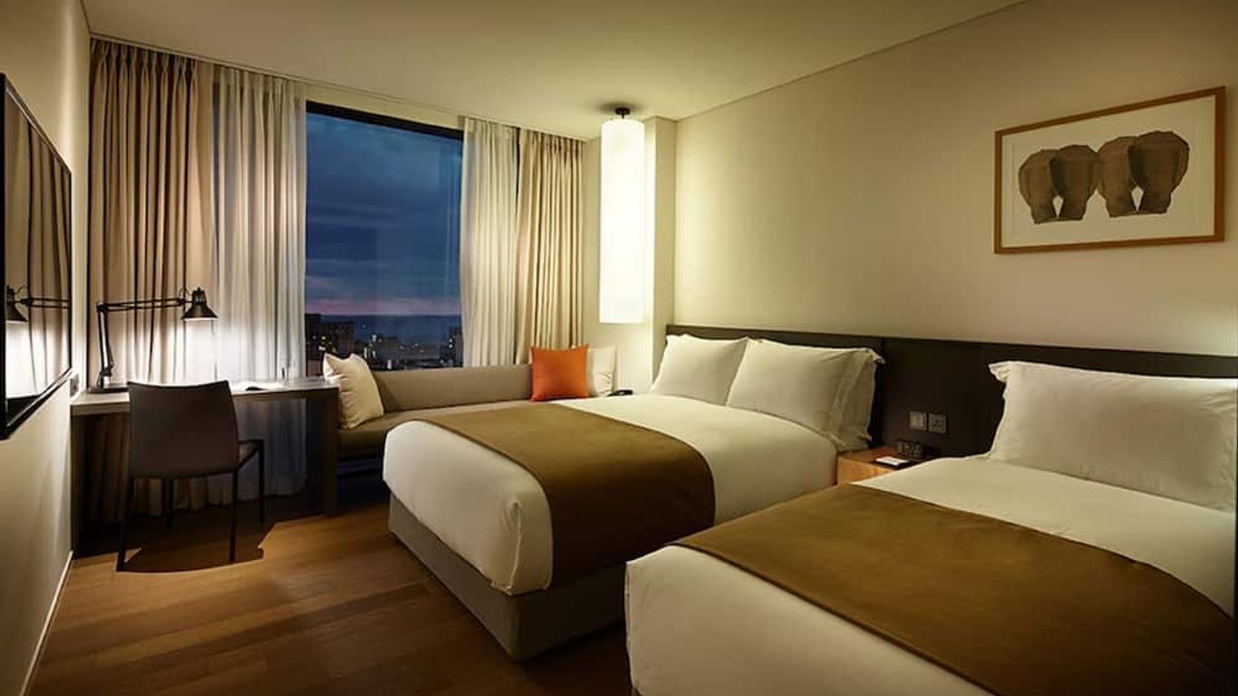 شيلا ستاي جيجو إيربورت