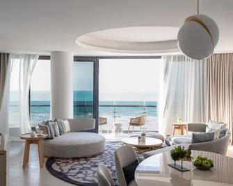 Jumeirah at Saadiyat Island Resort - Abu Dhabi - Living room
