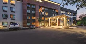 La Quinta Inn & Suites by Wyndham Hartford - Bradley Airport - Windsor Locks
