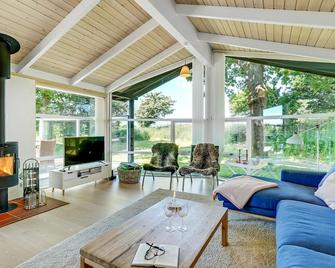 Lovely home in Vordingborg with WiFi - Næstved - Stue