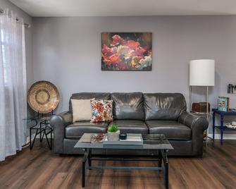 Modern & Updated Apartment in Heart of Buffalo - Buffalo - Huiskamer