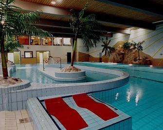 Hotel Postigliun - Tujetsch - Piscine