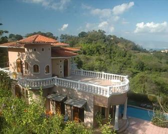 Casa Ylang Ylang - Ocean View Villa with Pool - Ojochal - Edificio