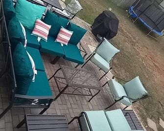 M&H Sweet Home is a very cozy place to relax and great area for vacation. - Stafford - Patio