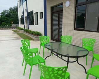 Dolphin Bay B&B - Jinning Township - Patio